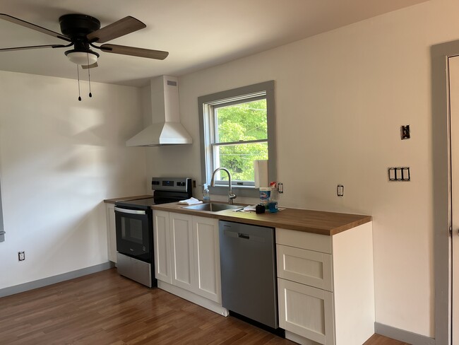 Photo - 191 Iron St Unit Farm Apartment