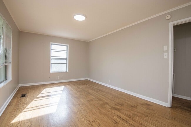 Photo - 2014 Susanne Ave