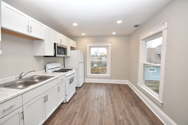 Photo - Spacious Downtown Mishawaka Apartment