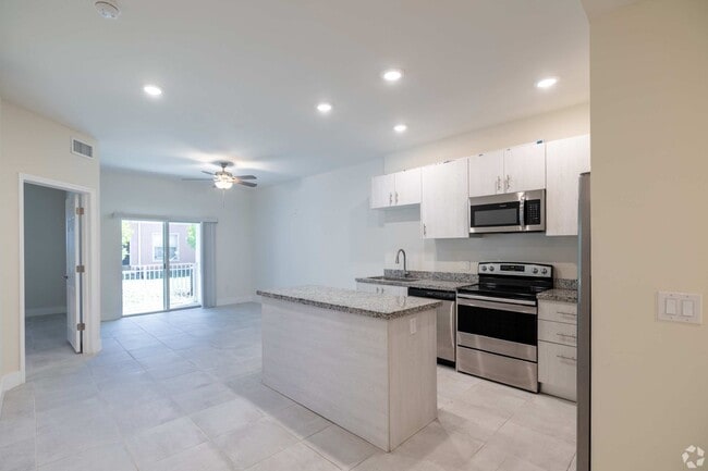 Photo - 3221-3409 SW 8th Pl Unidad 3303-  201