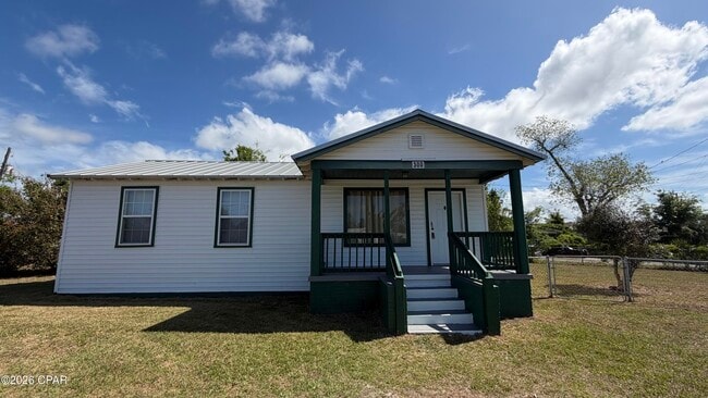 Building Photo - 300 N James Ave