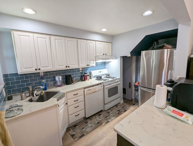 Photo - Cozy 3 bedroom 1 Bathroom Home (Squirrel Hill South)