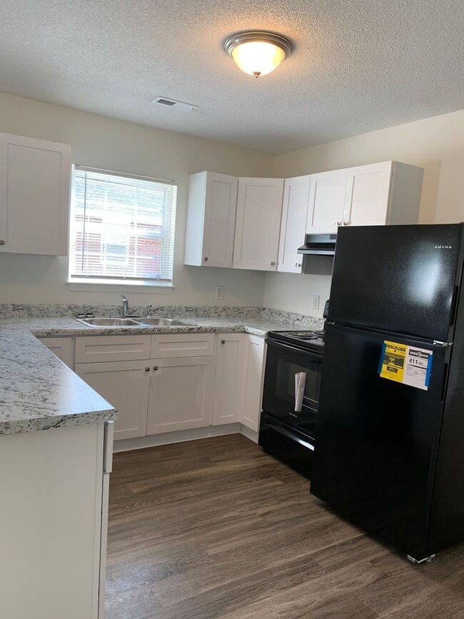 Photo - 3 Bedroom 2 Bath House on Hillsdale Drive