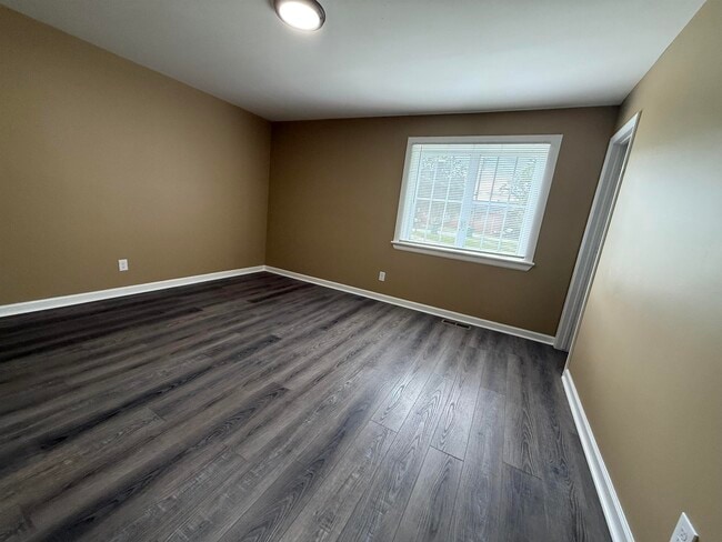 Photo - 62 Cinnamon Dr