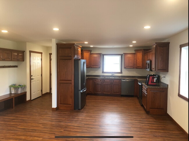 Photo - 1402 Maple Dr