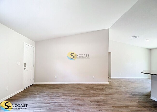 Photo - 521 Sargent St