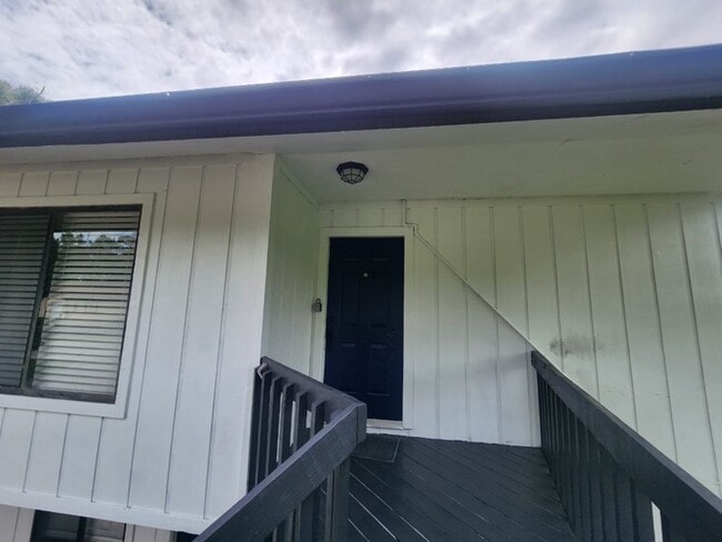 Photo - 431 Geneva Dr