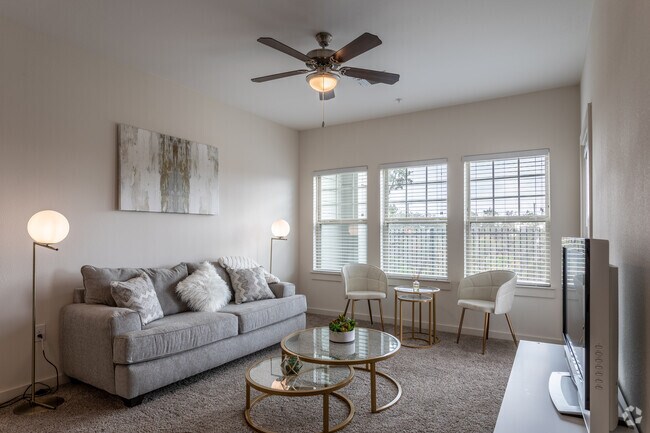 1BR, 1BA - 722SF
