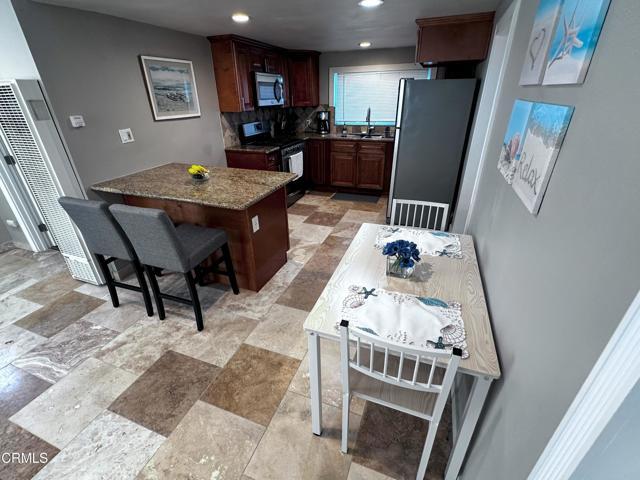 352 N Ventura Rd
