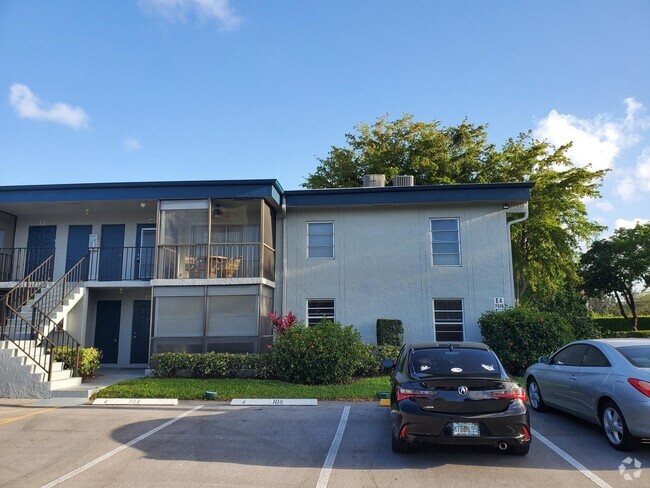 Building Photo - 7535 S Oriole Blvd Unit 208 Rental