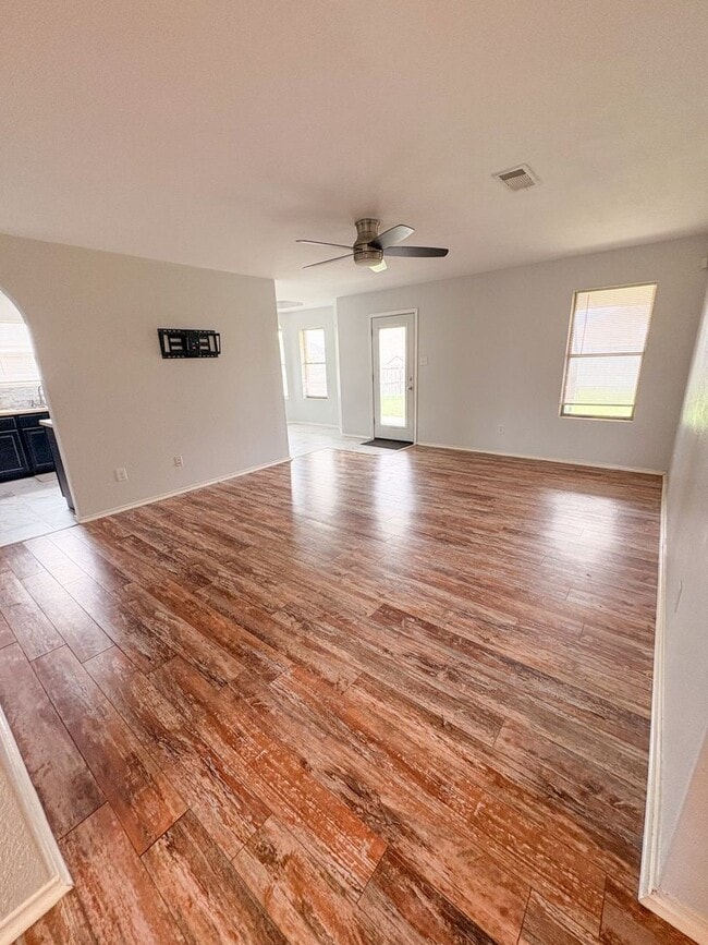 Photo - 308 Curtis Dr
