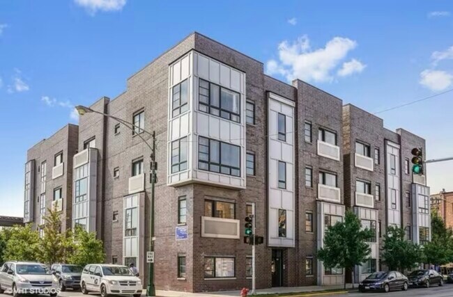 Photo - 44 N Paulina St Apartments Unit C3