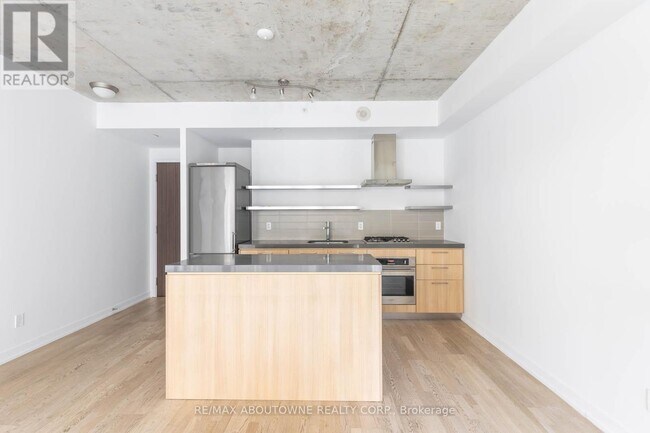 Photo - 560 King St W Unité 326