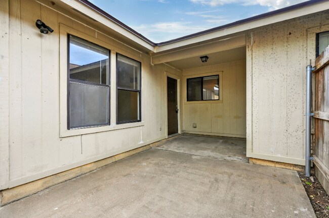 Photo - 2008 Old W Pl Unit B