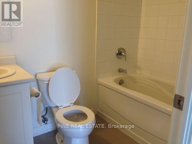 Photo - 812 Lansdowne Ave Unit 1212