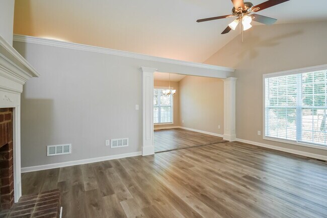 Photo - 1442 Paddocks Ct