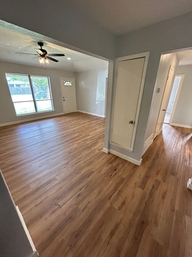 Photo - 2750 Ridgewood St