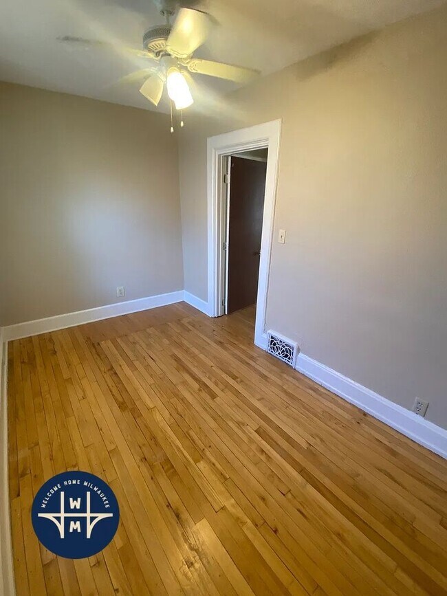 Photo - 1720 N Astor St