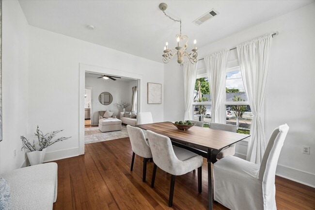 Photo - 623 Pecore St