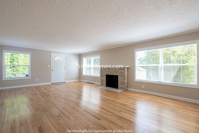 Photo - Updated Three Bedroom Home in Milwaukie Heights!