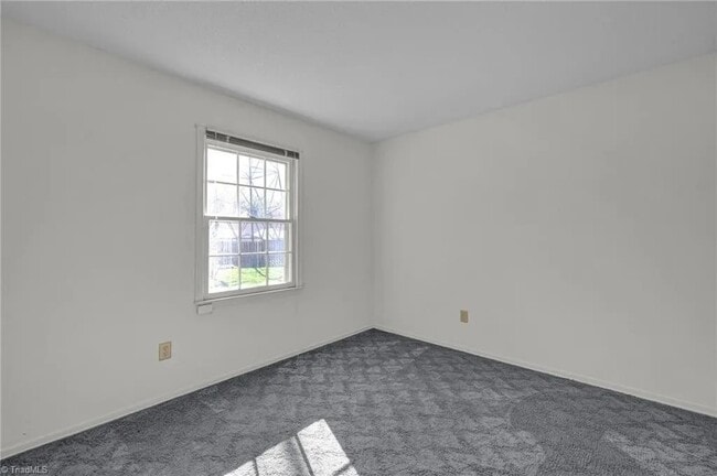 Photo - 205 N Rotary Dr