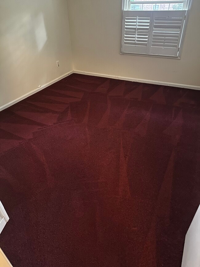 Building Photo - 5905 Bayshire Rd Unit Apt#E