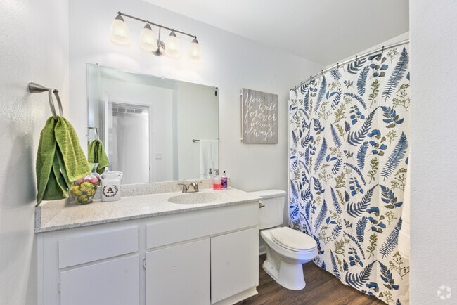 2BR, 2BA - 1060SF - Second Bathroom