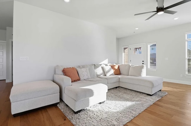 Photo - 1271 Bootleg Rd