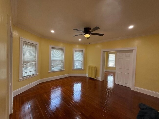 Building Photo - 235 Boylston St Unit 1
