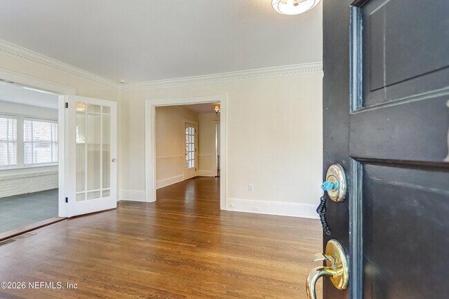 Photo - 3684 Pine St