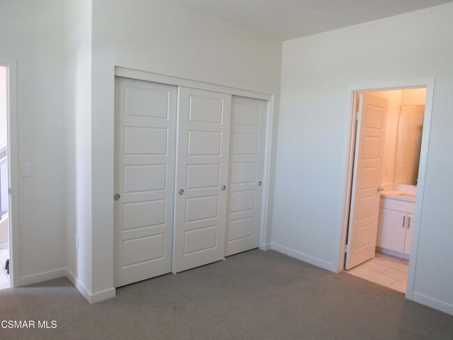 Photo - 527 Winchester Dr