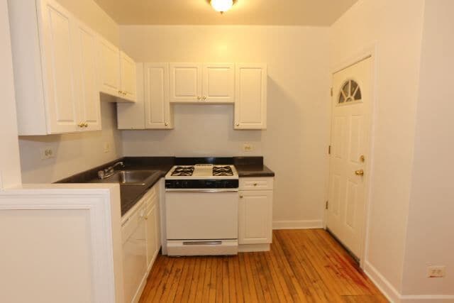Photo - 3725.5 N Pine Grove Ave Unit W3