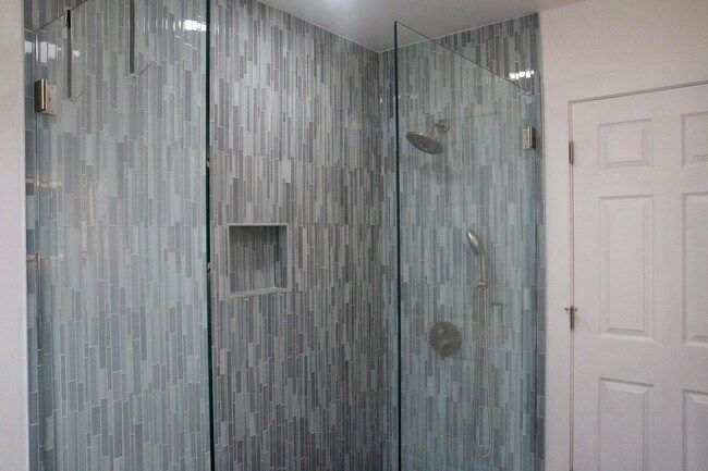 Photo - 16 E 44th St Unit 1