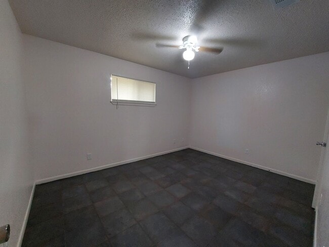 Photo - 1904 Ridgeview Dr