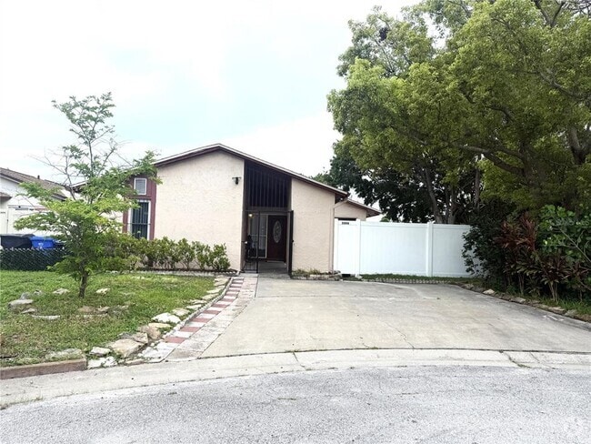 Building Photo - 5006 Parkhill Dr Rental