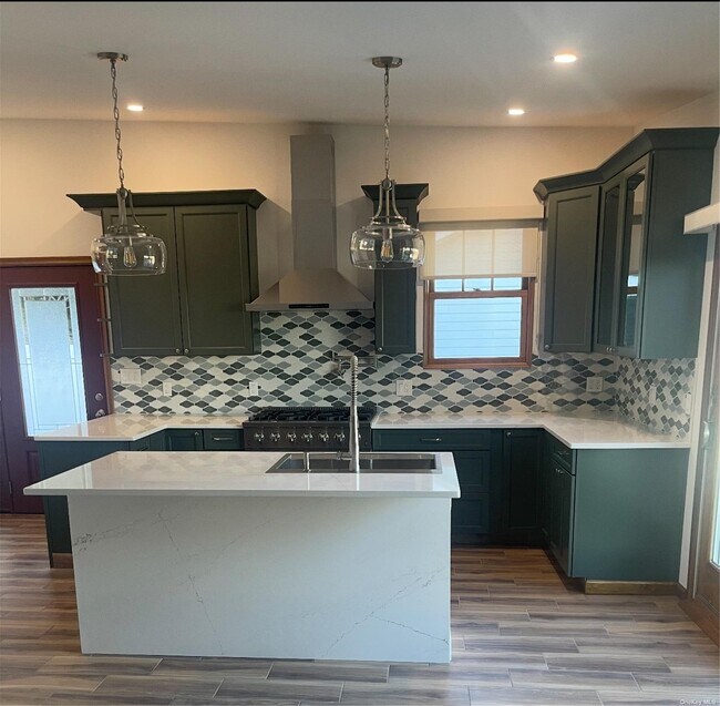 123 Shore Rd House House Rental in Glen Cove, NY