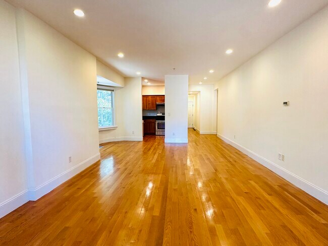 Photo - 10 Selkirk Rd Unit 2