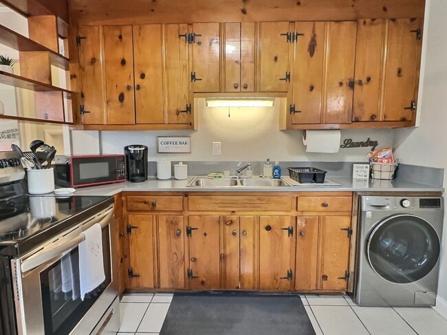 Photo - Duplex down town prattville