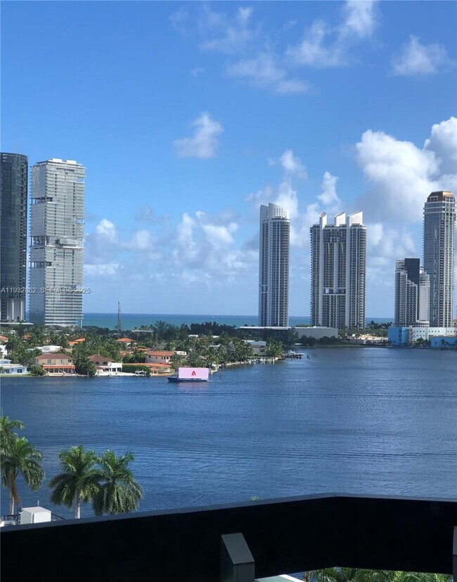 Building Photo - 3530 Mystic Pointe Dr Unit 1212