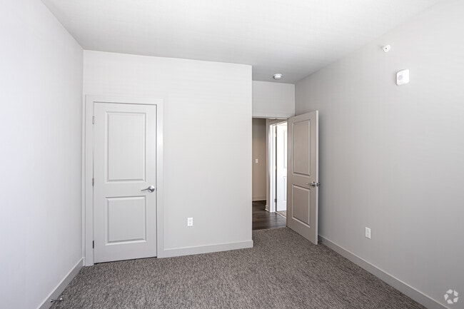 3BR, 2.5BA - 1361 SF