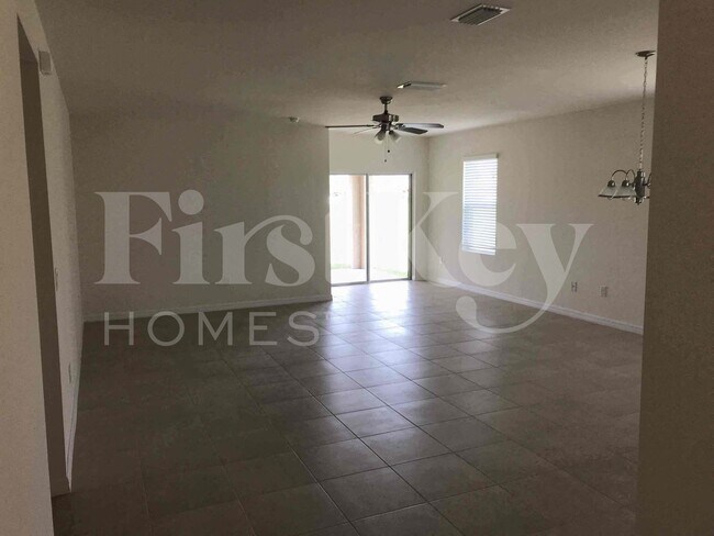 Photo - 217 NW 9th St