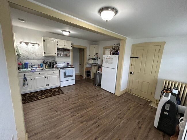 35 Front St Unit B