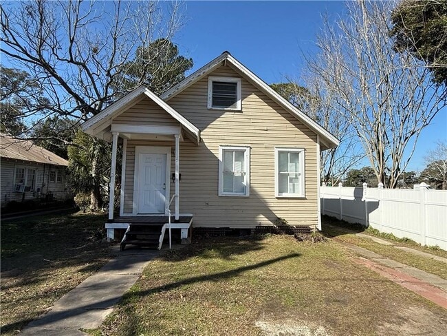 Photo - 125 Garnett Ave
