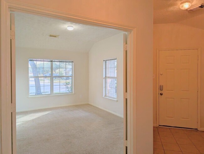 Photo - 19031 Telford Way