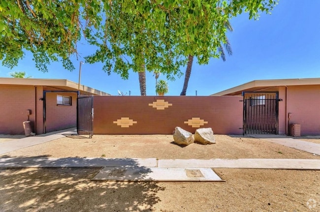 Building Photo - 621 N 30th Pl Rental