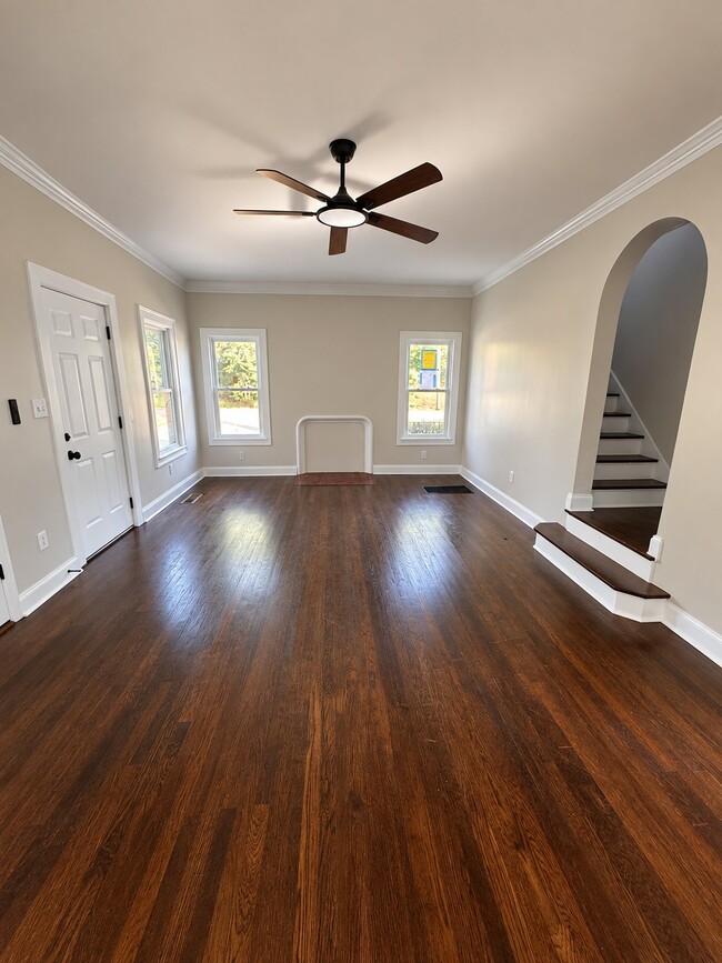 236 Pinewood Ave