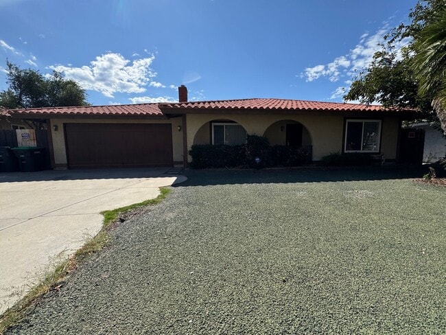 Two Bedroom Two Bathroom Home in Hemet! - Two Bedroom Two Bathroom Home in Hemet!