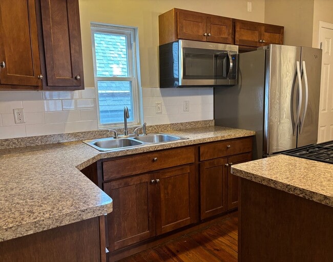 Photo - 580 Amherst St Unidad 4