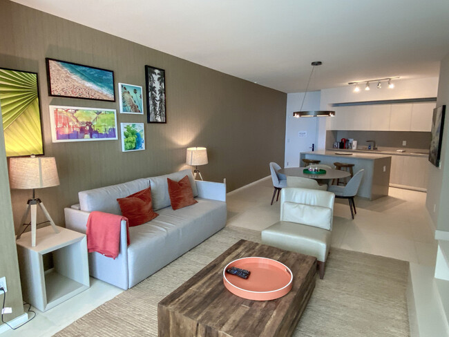 Building Photo - 4111 S Ocean Dr Rental