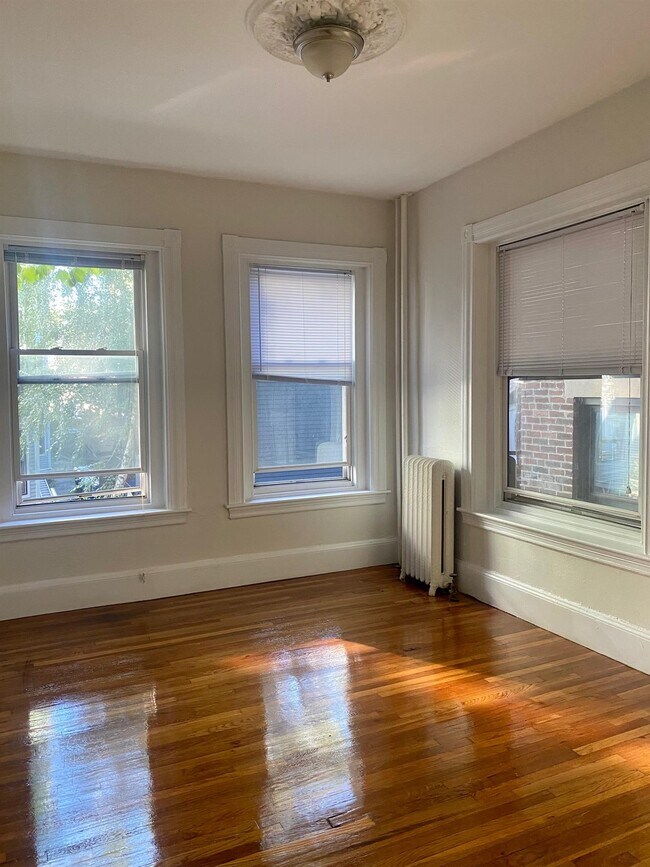 Photo - 891 Massachusetts Ave Unidad 10